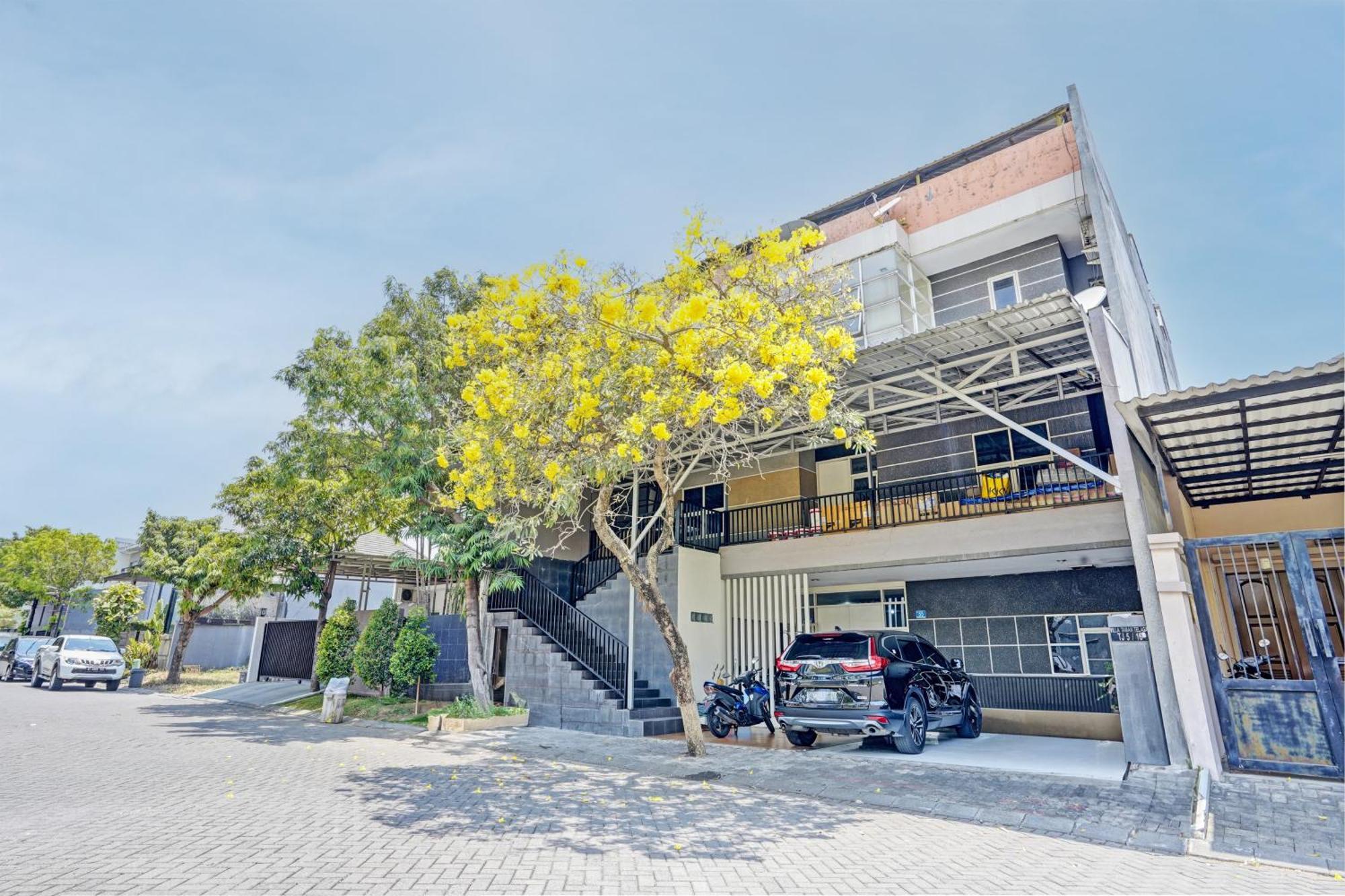 Oyo 93112 Garden Homestay 3 Merlion Surabaya Luaran gambar